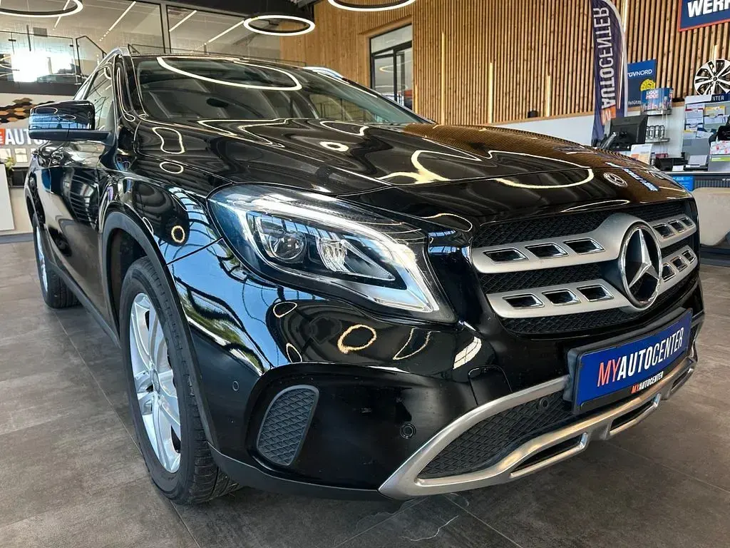 Gebraucht Mercedes GLA220 177 PS (130 kW) 2018 Schwarz SUV