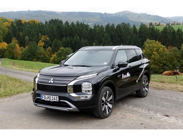 M) (schwarz Gebraucht 2025 Mitsubishi Outlander P-HEV Top SUV | 55.990 € - Bild 1/4