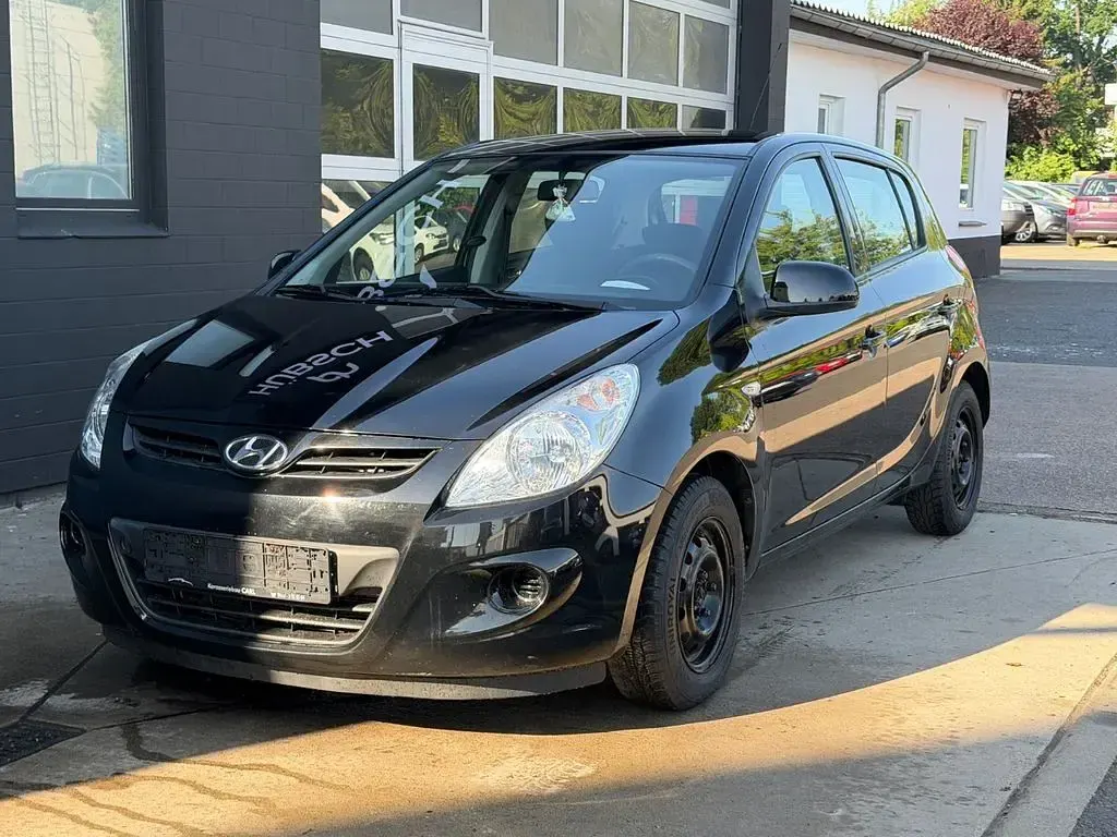 Gebraucht Hyundai i20 Trend 86 PS (63 kW) 2012 Kleinwagen
