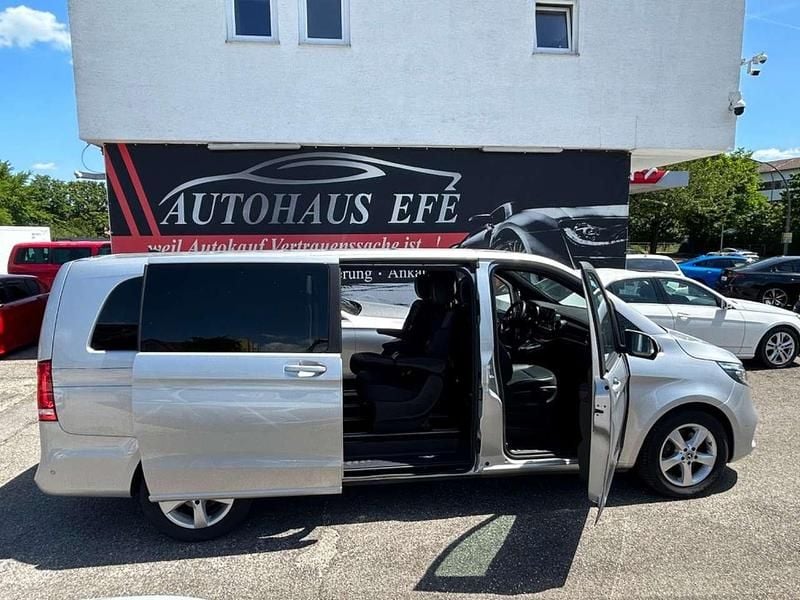 Silber Gebraucht 2020 Mercedes V250 Van / Kleinbus | 39.999 € (Teuer) - Bild 1/4