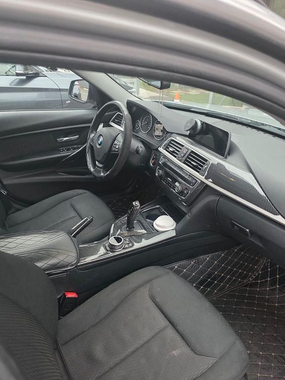 Gebraucht BMW 318 150 PS (110 kW) 2017 Silber Kombi