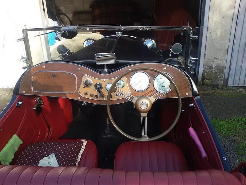 Second-hand MG TD 54 CP (39 kW) 1953 Roșu Cabrio