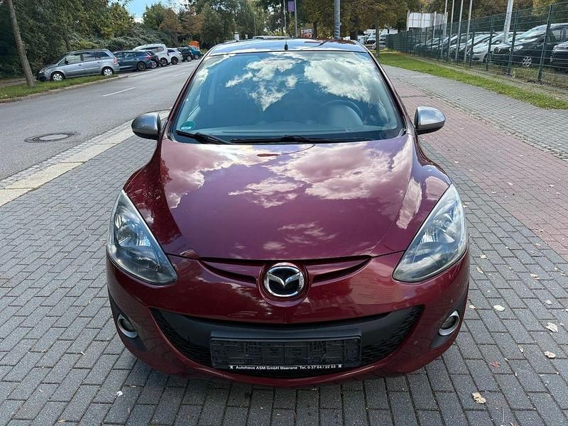 Rot Gebraucht 2014 Mazda 2 Limousine | 4.699 € (Fairer Preis) - Bild 1/4