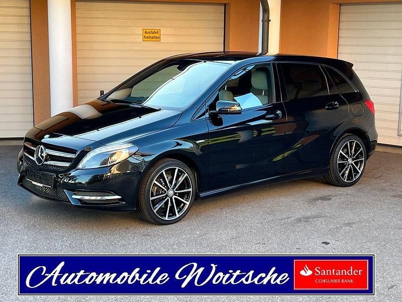 Schwarz Gebraucht 2011 Mercedes B200 Sport Van / Kleinbus | 9.800 € (Etwas zu teuer) - Bild 1/4