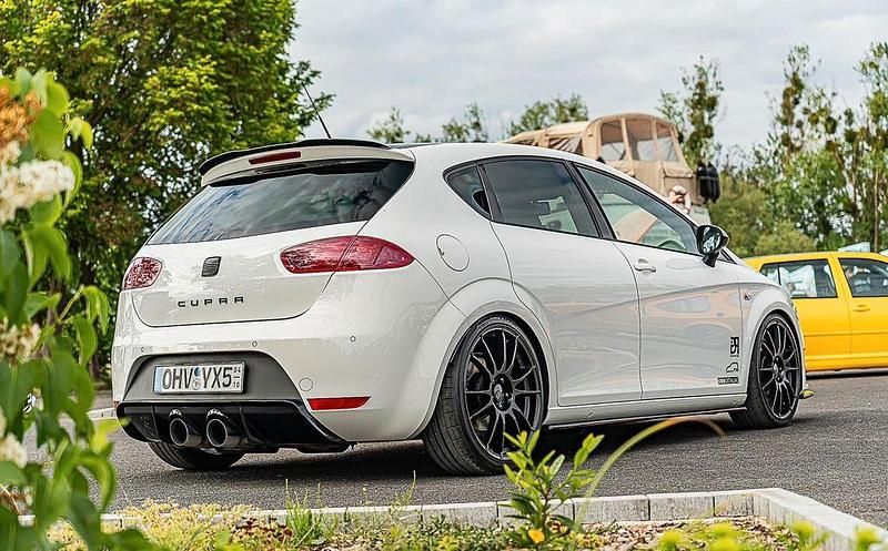 Weiß Gebraucht 2012 Cupra Leon Limousine | 18.500 € (Teuer) - Bild 1/4