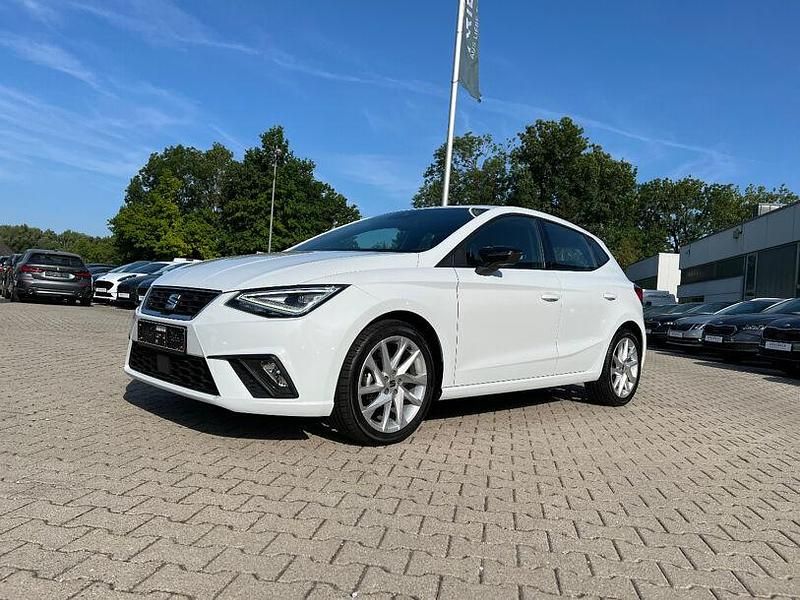 Nevada weiss Gebraucht 2022 Seat Ibiza FR Kleinwagen | 16.990 € (Fairer Preis) - Bild 1/4