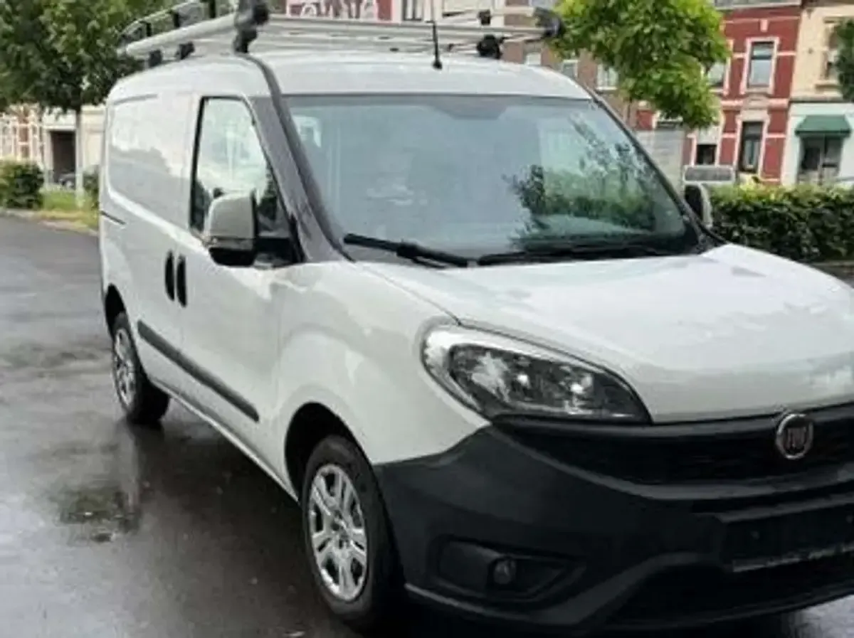 Gebraucht Fiat Doblò 95 PS (69 kW) 2017 Colore esterno (weiß) Van / Kleinbus