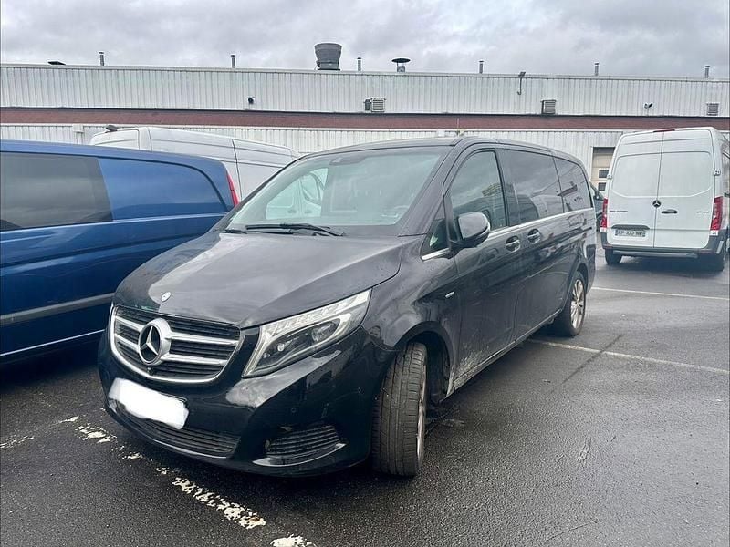 Schwarz Gebraucht 2016 Mercedes V250 Avantgarde Van / Kleinbus | 29.990 € (Superpreis) - Bild 1/4