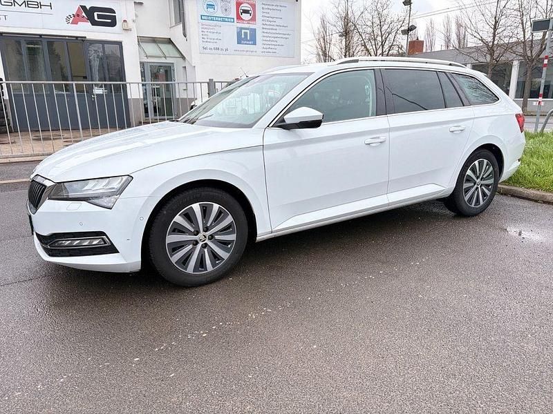 Gebraucht Skoda Superb Style 150 PS (110 kW) 2022 Weiß Kombi