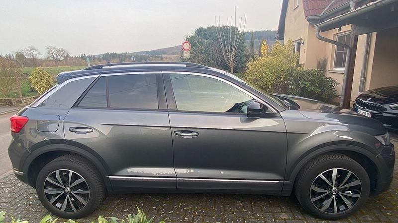 Gebraucht VW T-Roc Style 150 PS (110 kW) 2019 Grau SUV