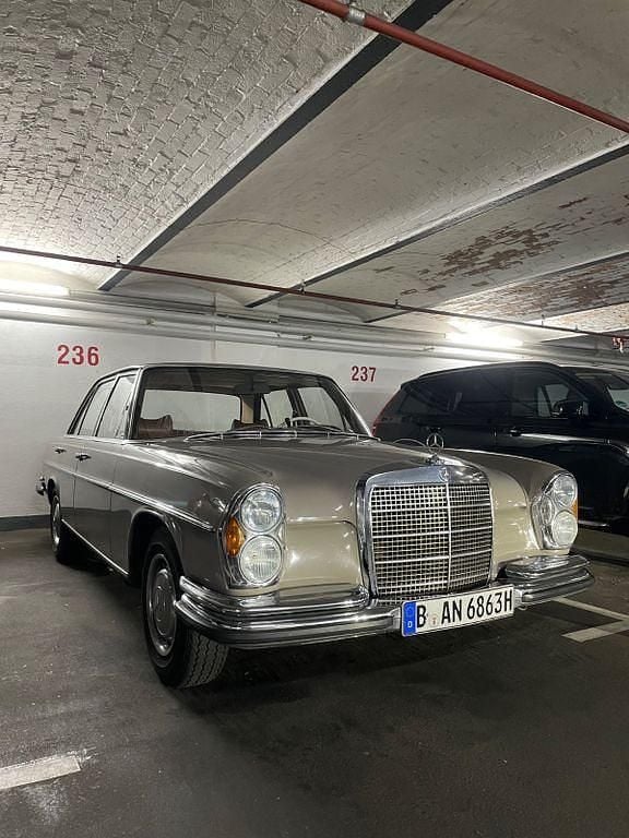 Gebraucht Mercedes 280 160 PS (117 kW) 1970 Beige Limousine