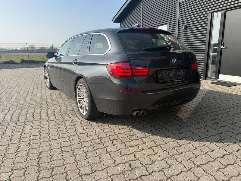 Gebraucht BMW 520 184 PS (135 kW) 2011 Grau Kombi