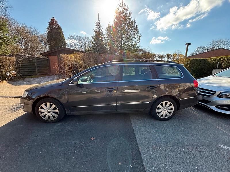 Gebraucht VW Passat 140 PS (102 kW) 2010 Braun Kombi