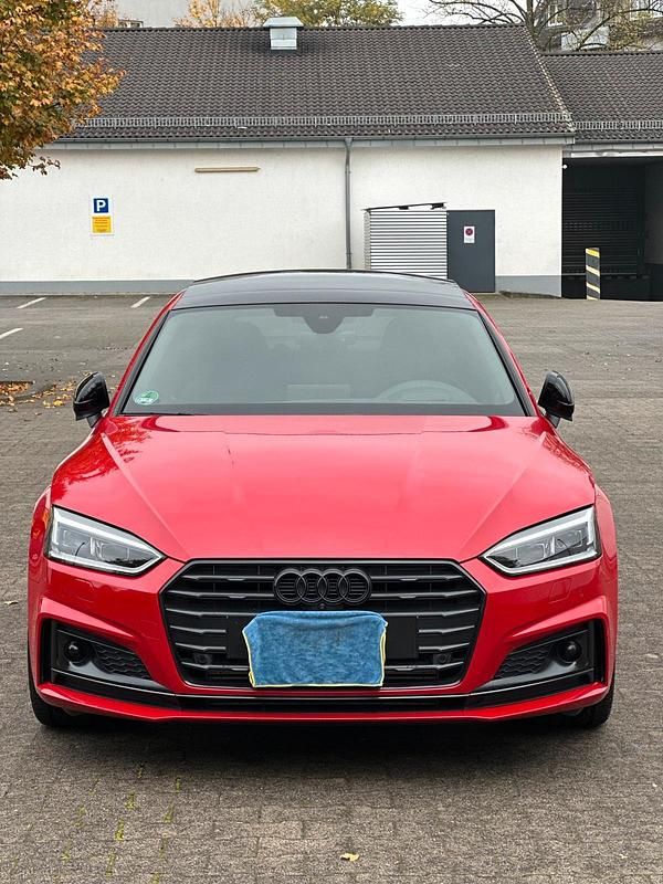 Rot Gebraucht 2020 Audi A5 Ambiente Limousine | 29.500 € (Fairer Preis) - Bild 1/4