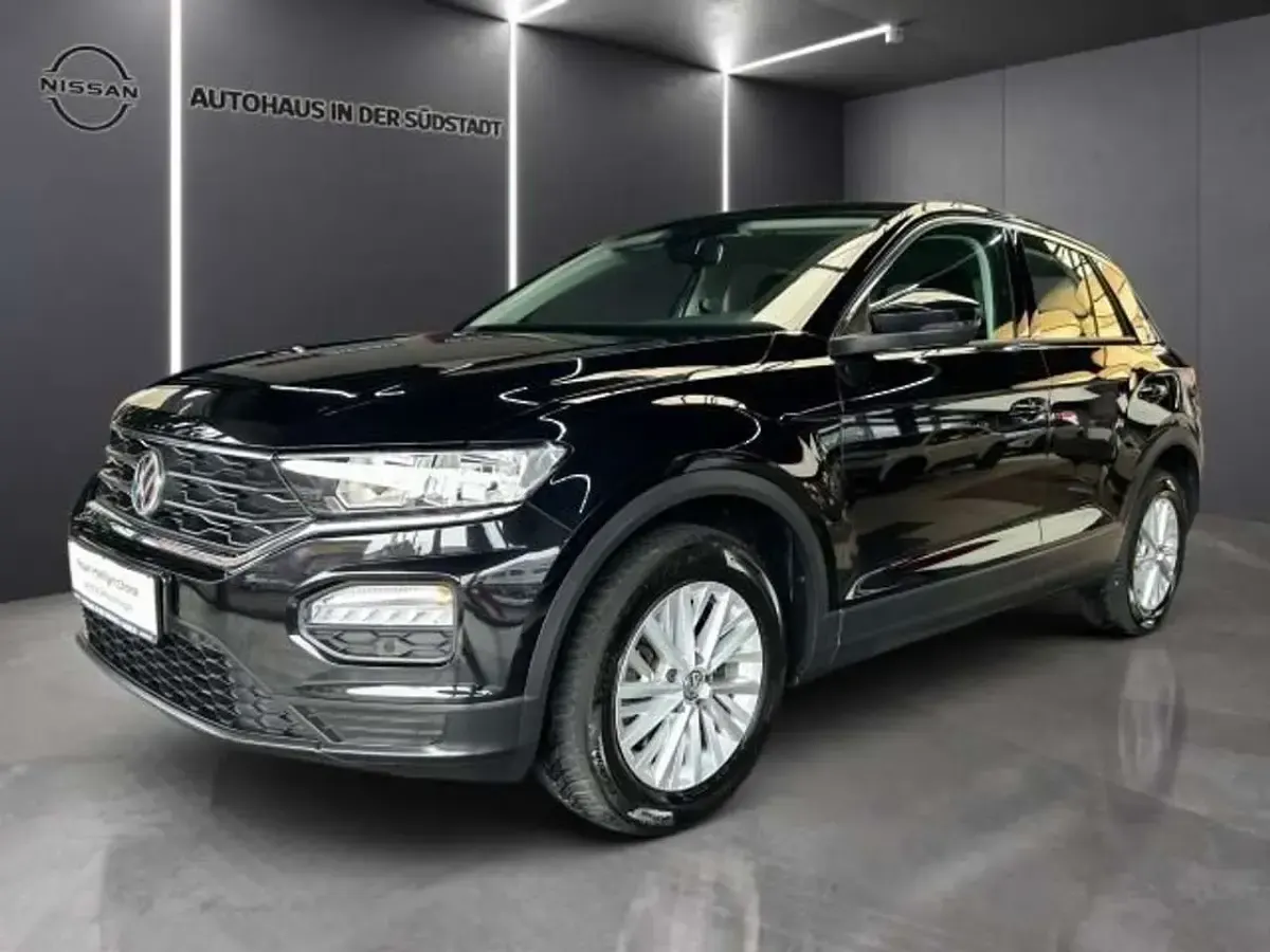 Second-hand VW T-Roc 116 CP (85 kW) 2018 Negru SUV