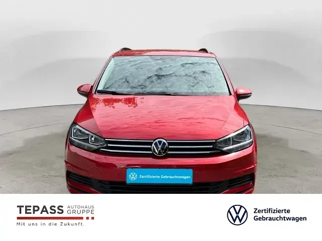 Gebraucht VW Touran Comfortline 150 PS (110 kW) 2022 Rot Van / Kleinbus