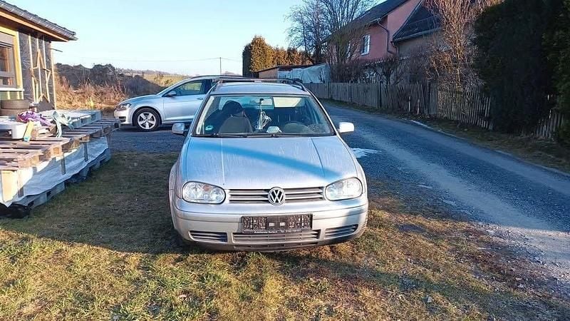Silber Gebraucht 2003 VW Golf IV Pacific Kombi | 750 € (Superpreis) - Bild 1/4