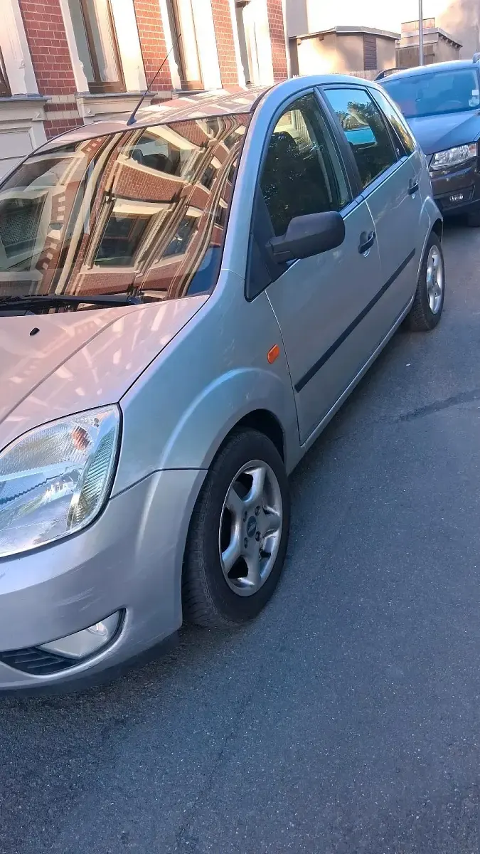 Gebraucht Ford Focus 101 PS (74 kW) 2005 Silber Kleinwagen