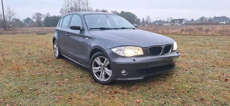 Grau Gebraucht 2006 BMW 118 Kleinwagen | 1.950 € (Superpreis) - Bild 1/4