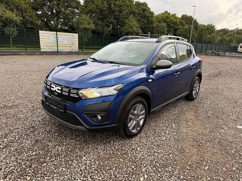 Ironblau metallic Gebraucht 2024 Dacia Sandero Expression Kleinwagen | 15.950 € (Guter Preis) - Bild 1/4