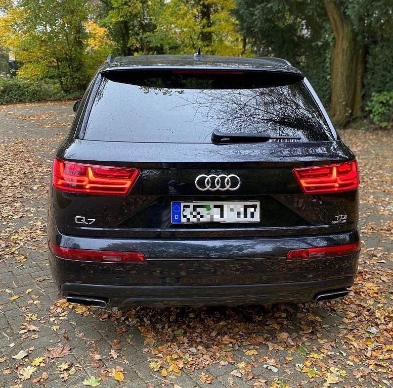 Gebraucht Audi Q7 Ambiente 272 PS (200 kW) 2015 Schwarz SUV