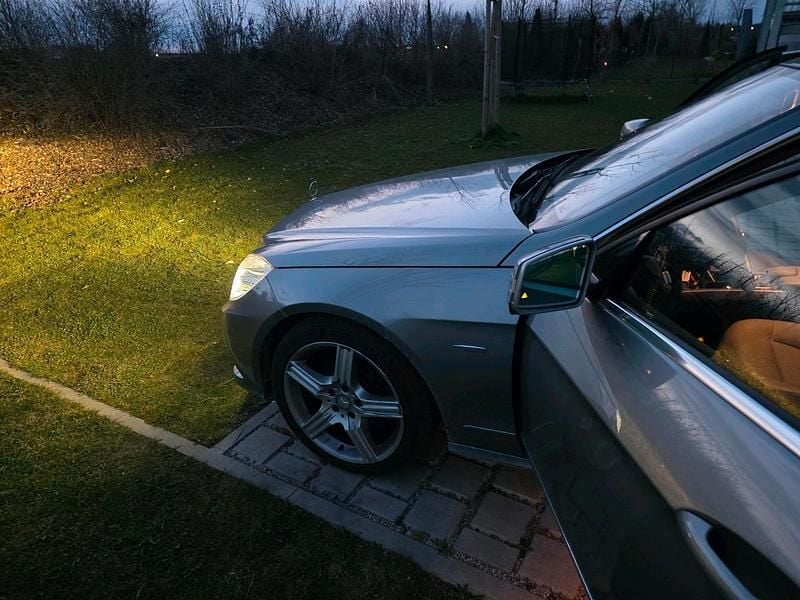 Gebraucht Mercedes E350 231 PS (169 kW) 2009 Grau Limousine