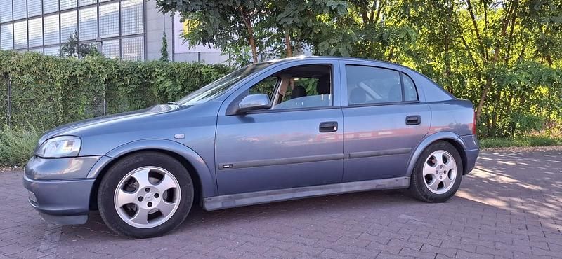 Blau Gebraucht 1999 Opel Astra Limousine | 450 € (Superpreis) - Bild 1/4