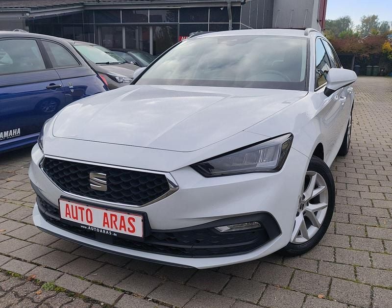 Weiß Gebraucht 2021 Seat Leon Style Kombi | 17.499 € (Guter Preis) - Bild 1/4