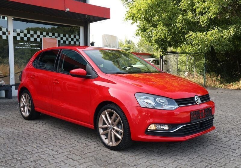 Rot Gebraucht 2015 VW Polo Highline Limousine | 10.999 € (Etwas zu teuer) - Bild 1/4