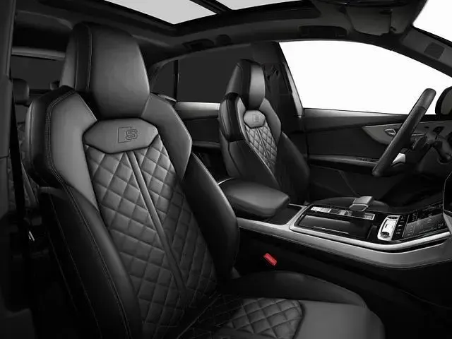 Gebraucht Audi Q8 S-Line 286 PS (210 kW) 2025 Schwarz SUV