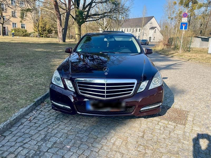 Second-hand Mercedes E250 109 CP (80 kW) 2011 Andere farben Berlinǎ