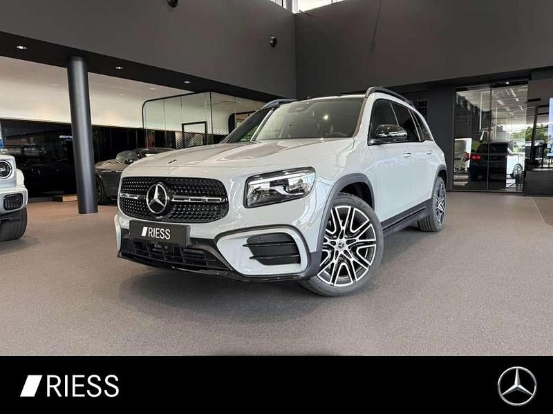 Manufaktur lack manufaktur alpingrau uni Gebraucht 2025 Mercedes GLB250 AMG SUV | 65.300 € - Bild 1/4