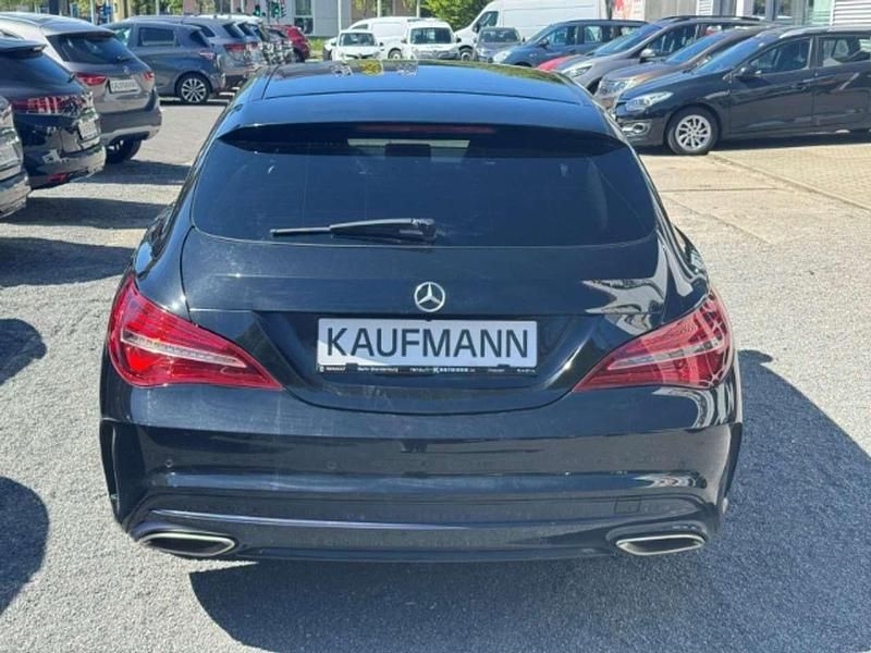 Gebraucht Mercedes CLA200 156 PS (114 kW) 2017 Kosmosschwarz Kombi