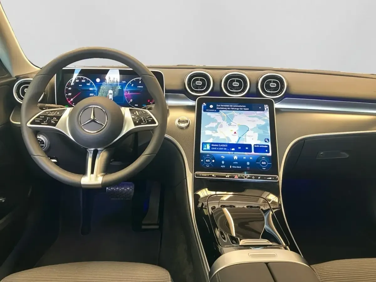 Gebraucht Mercedes C220 Avantgarde 197 PS (144 kW) 2025 Schwarz Limousine