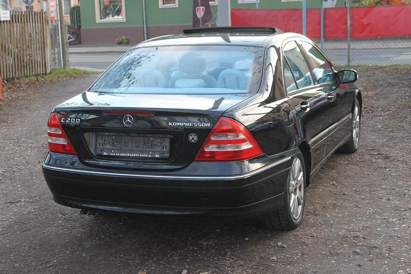 Gebraucht Mercedes C200 Avantgarde 163 PS (119 kW) 2002 Schwarz Limousine