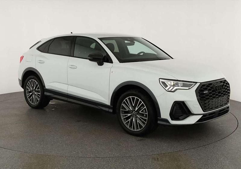 Gletscher weiß metallic Neu 2025 Audi Q3 Sportback S-Line SUV | 49.595 € (Superpreis) - Bild 1/4