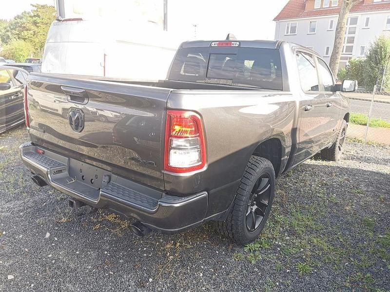 Gebraucht Dodge Ram 401 PS (294 kW) 2020 Grau Pickup