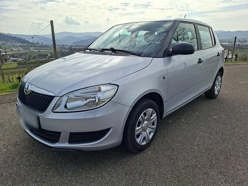 Gebraucht Skoda Fabia 70 PS (51 kW) 2014 Silber Kleinwagen