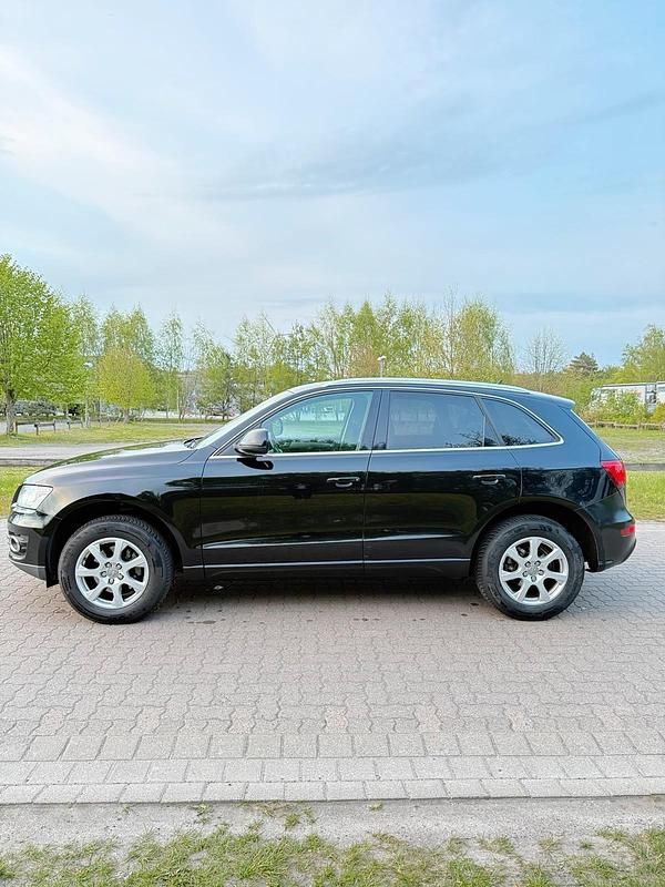 Second-hand Audi Q5 168 CP (123 kW) 2010 Negru SUV