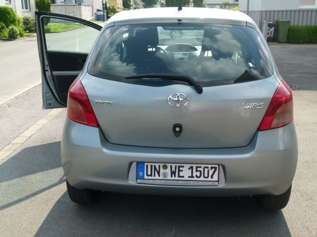 Gebraucht Toyota Yaris 87 PS (63 kW) 2007 Grau metallic Kleinwagen