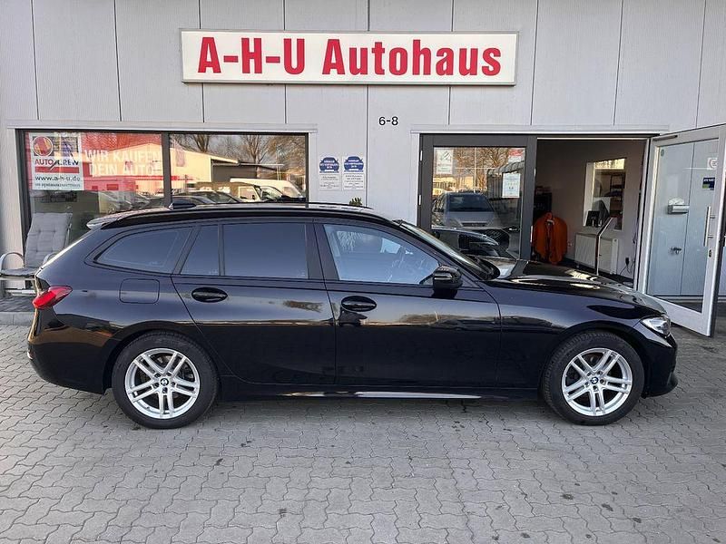 Gebraucht BMW 320 Advantage 190 PS (139 kW) 2019 Schwarz Kombi