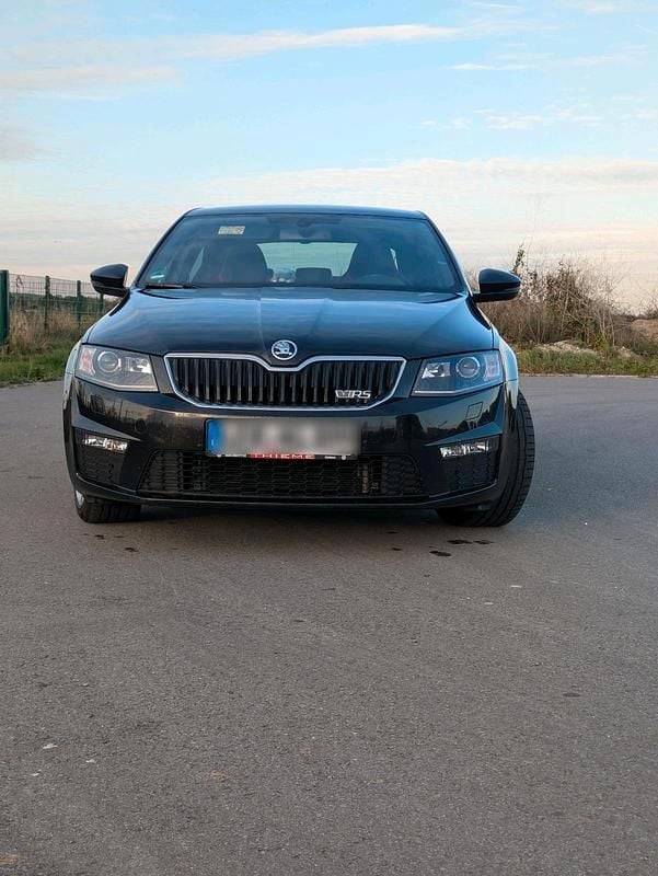 Schwarz Gebraucht 2016 Skoda Octavia RS Limousine | 13.900 € (Guter Preis) - Bild 1/4
