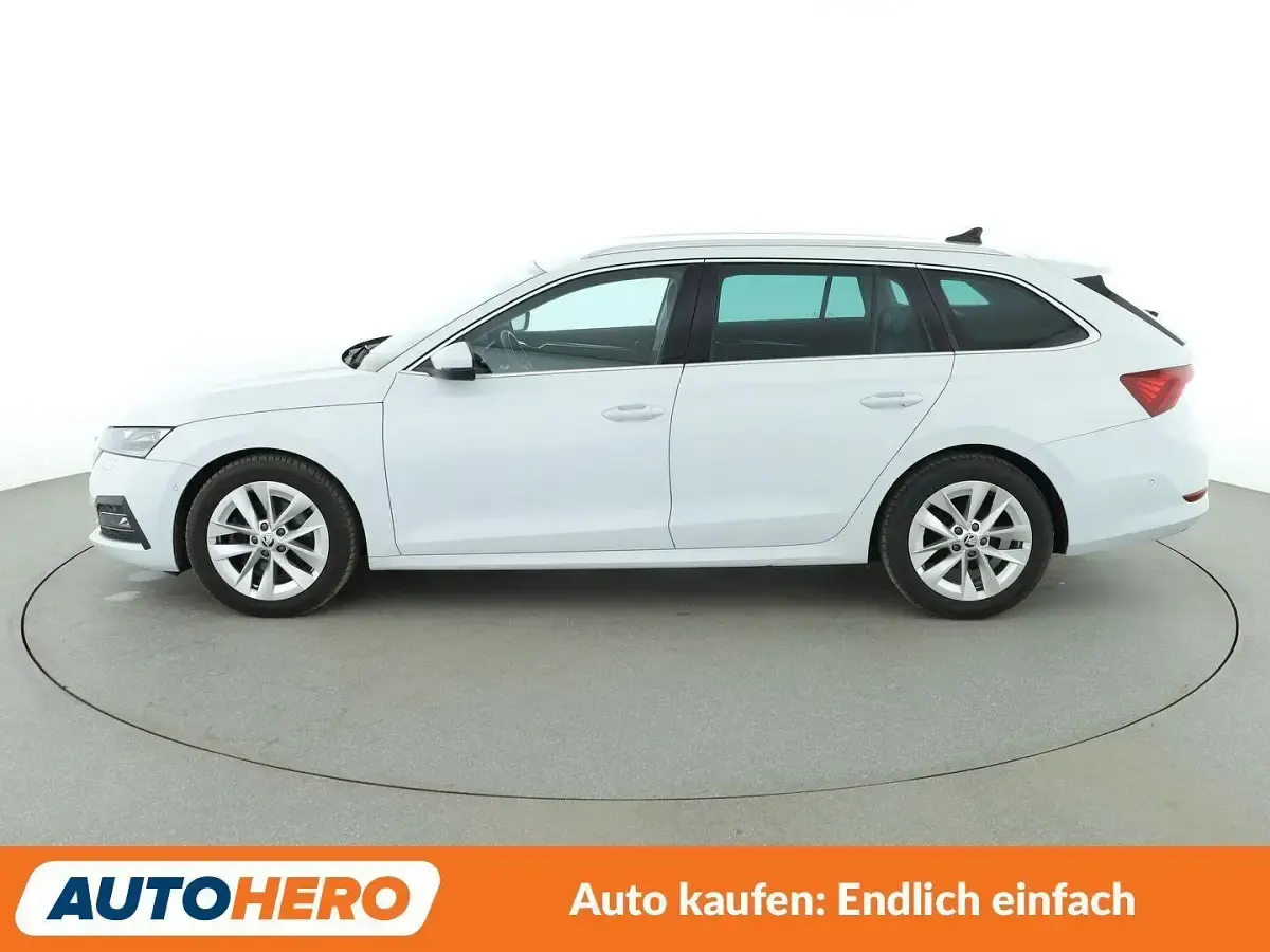Gebraucht Skoda Octavia First Edition 150 PS (110 kW) 2020 Bila moon/moon white Kombi