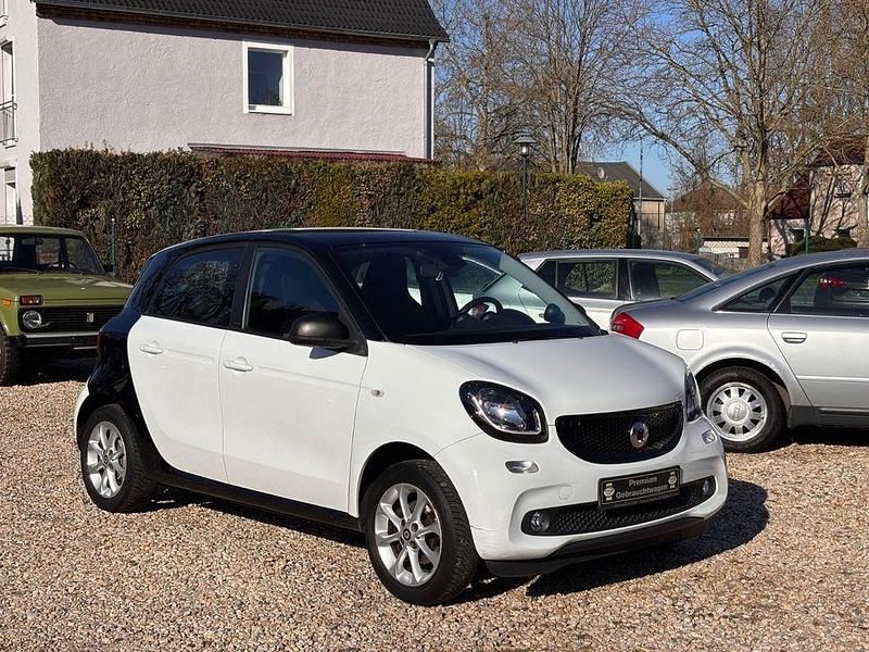 Używany Smart ForFour Passion 71 KM (52 kW) 2017 Biały Hatchback