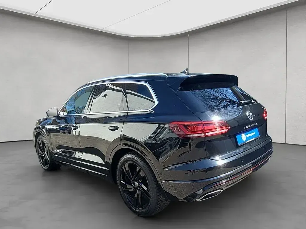 Gebraucht VW Touareg R-line 286 PS (210 kW) 2023 Grenadillschwarz metallic SUV