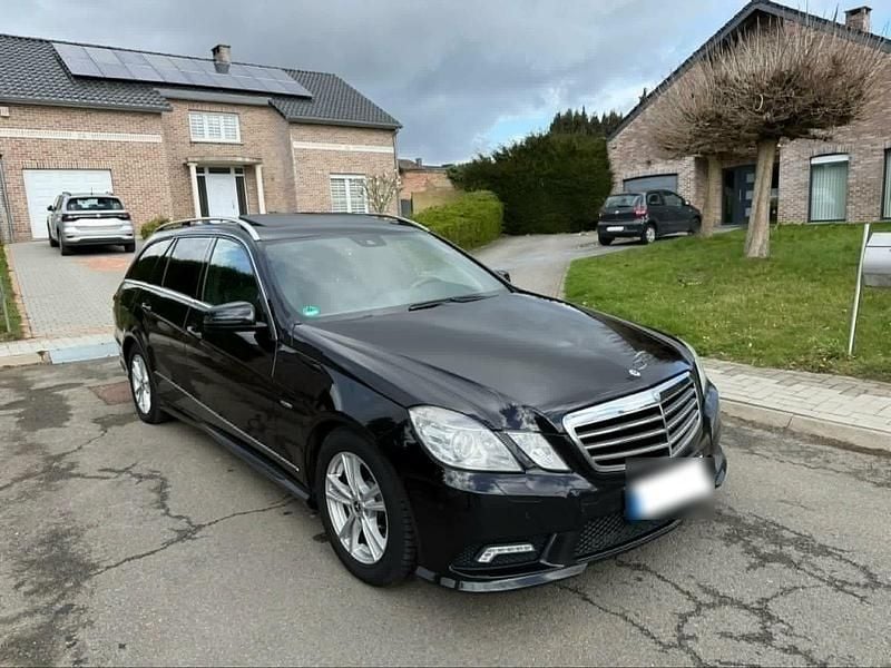 Gebraucht Mercedes E250 AMG 204 PS (150 kW) 2010 Schwarz Kombi