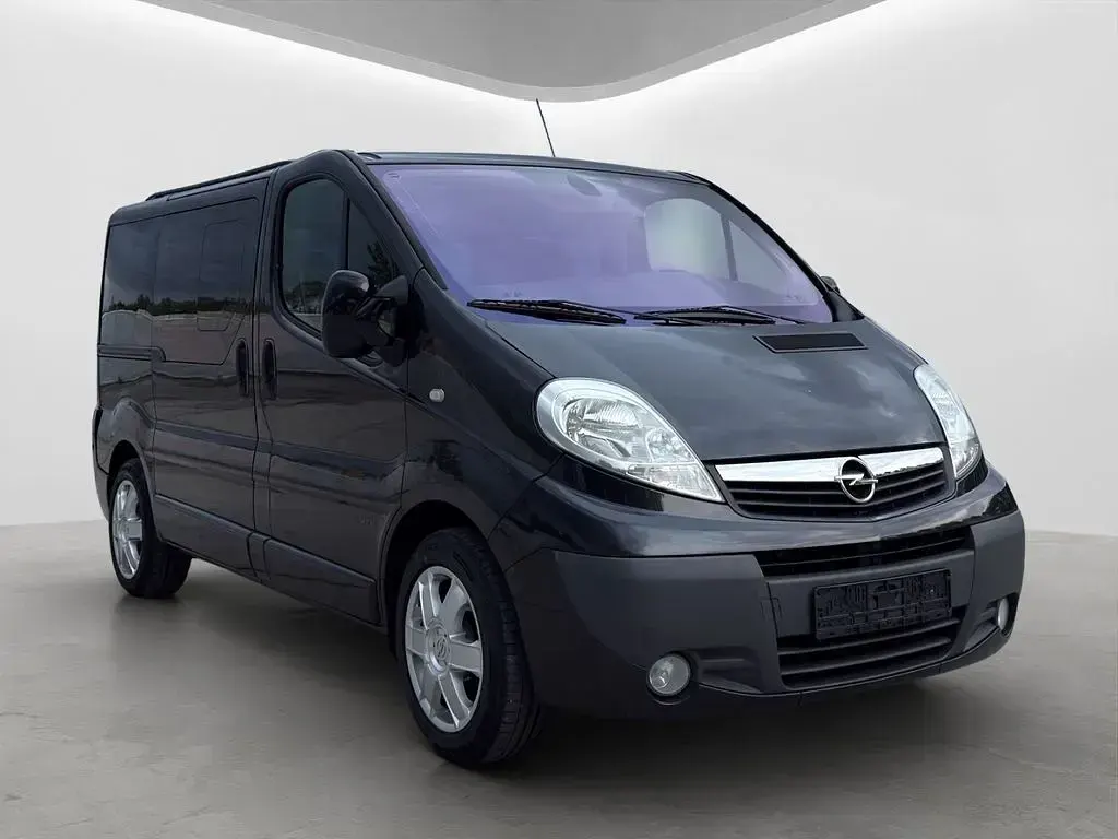 Używany Opel Vivaro 145 KM (106 kW) 2010 Czarny Minivan