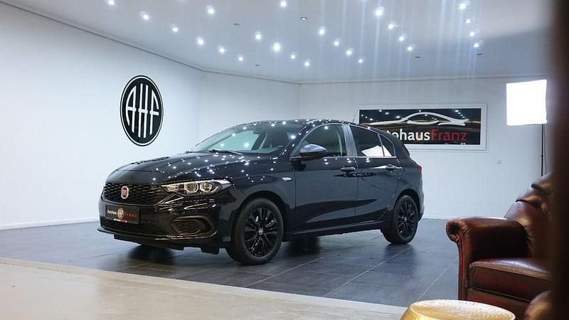 Schwarz Gebraucht 2020 Fiat Tipo Street Limousine | 12.497 € (Fairer Preis) - Bild 1/4