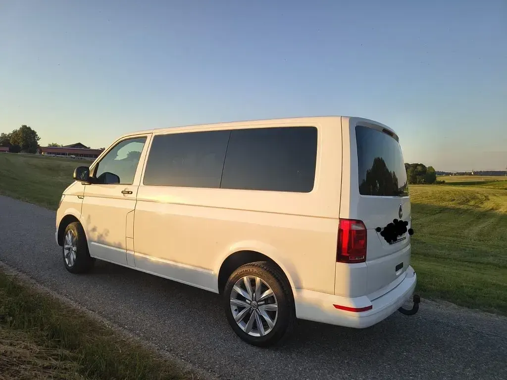 Gebraucht VW Multivan 150 PS (110 kW) 2018 Weiß Van / Kleinbus