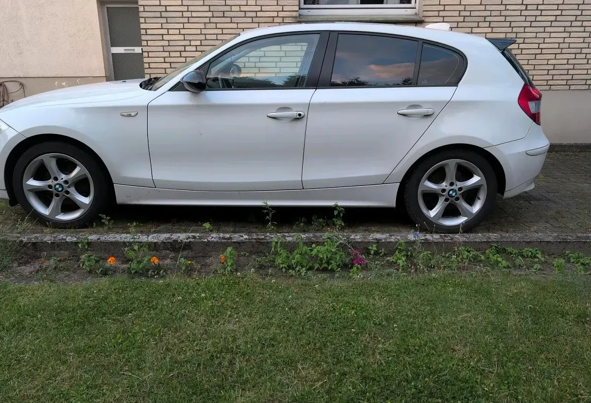 Gebraucht BMW 120 150 PS (110 kW) 2006 Weiß Kleinwagen
